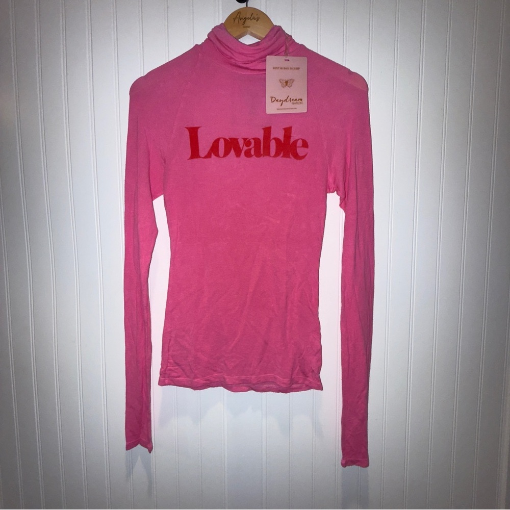 NWT Daydream Nation Long-Sleeved Dolls Kill “Loveable” Top. KISS KISS Pink Large